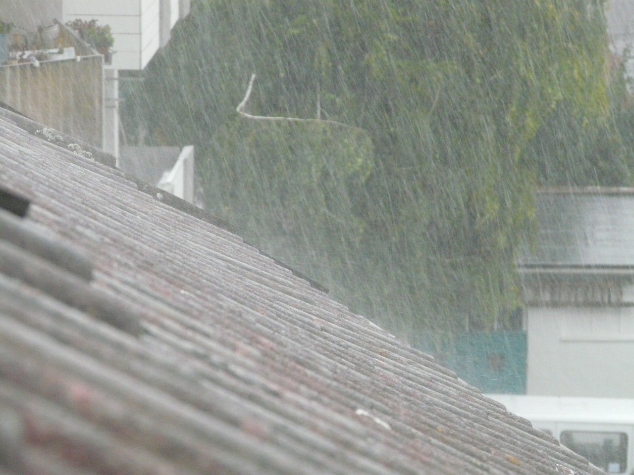 正版资料与内部资料大暴雨中的风暴，自然界的震撼力量，大暴雨中的风暴，正版与内部资料的震撼力量展现自然界的力量